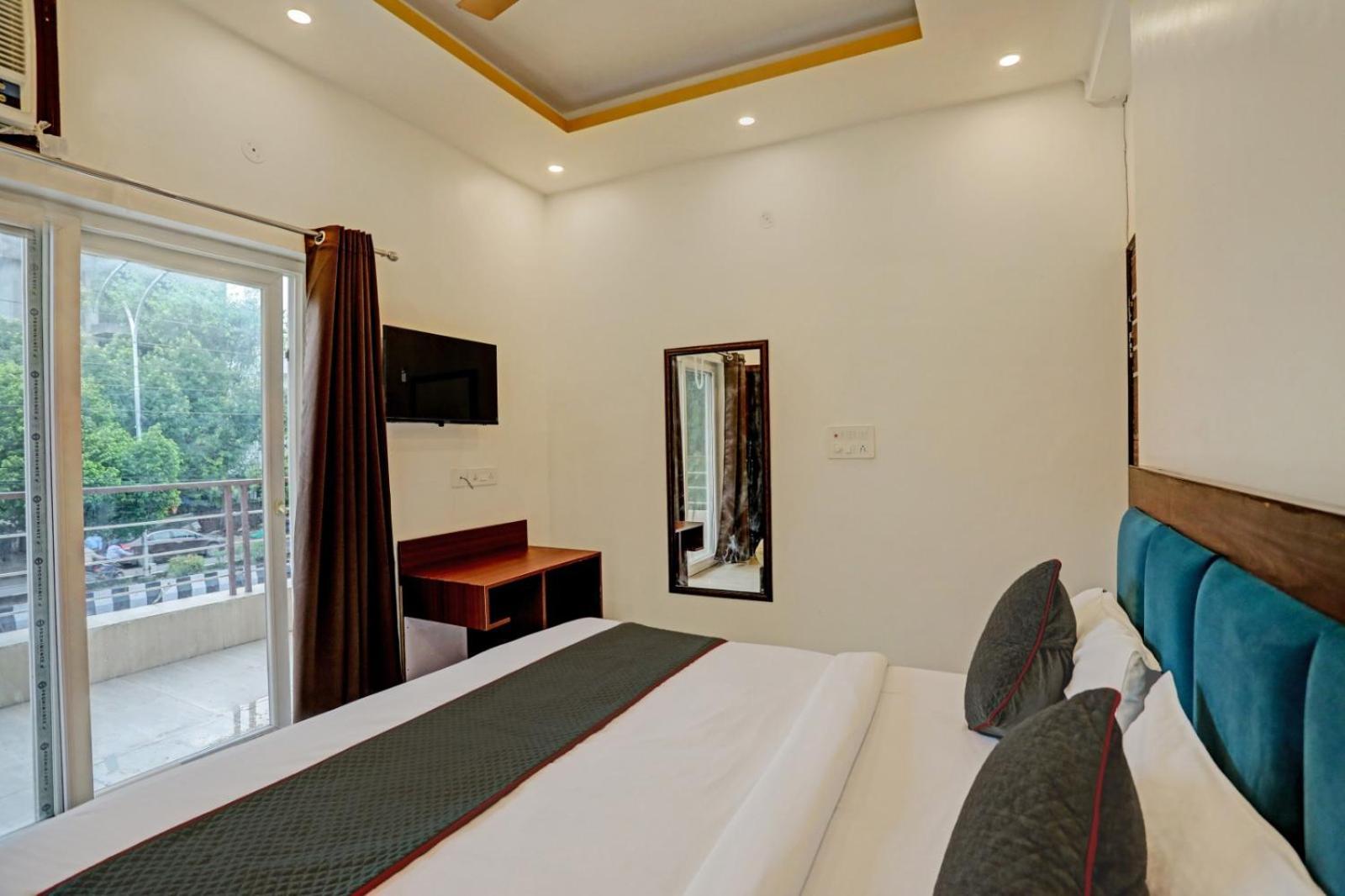Hotel Golden Prime King New Delhi Buitenkant foto