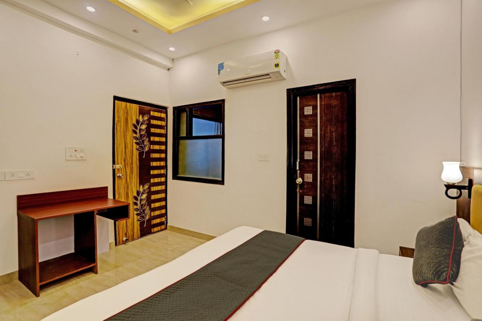 Hotel Golden Prime King New Delhi Buitenkant foto